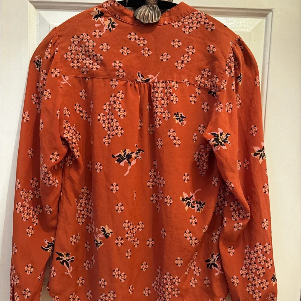 B. Vintage Shirt Top 100% Silk Sz S Small Button down. Exc like new cond… - Picture 2 of 6
